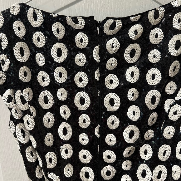 Mikahl Aghal Black and White Sequin and Silk Cocktail Dress - Picture 5 of 8